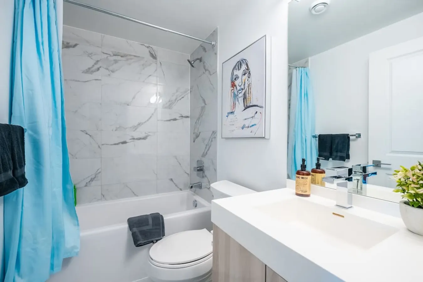 Modern 2BR Suite Stylish Design Amazing View 4