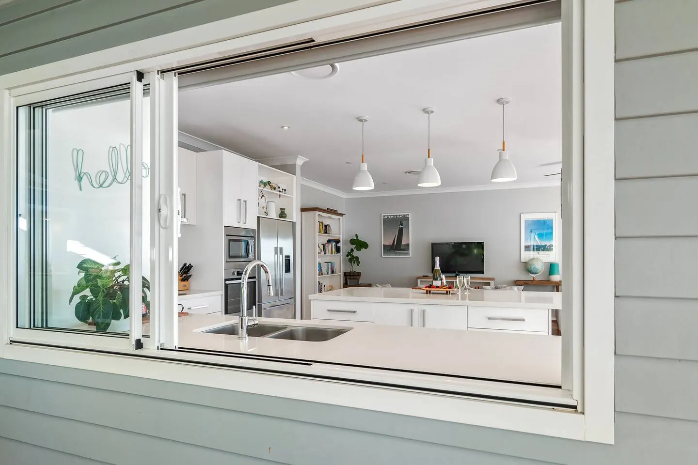 The Boathouse - Absolute Lakefront 10