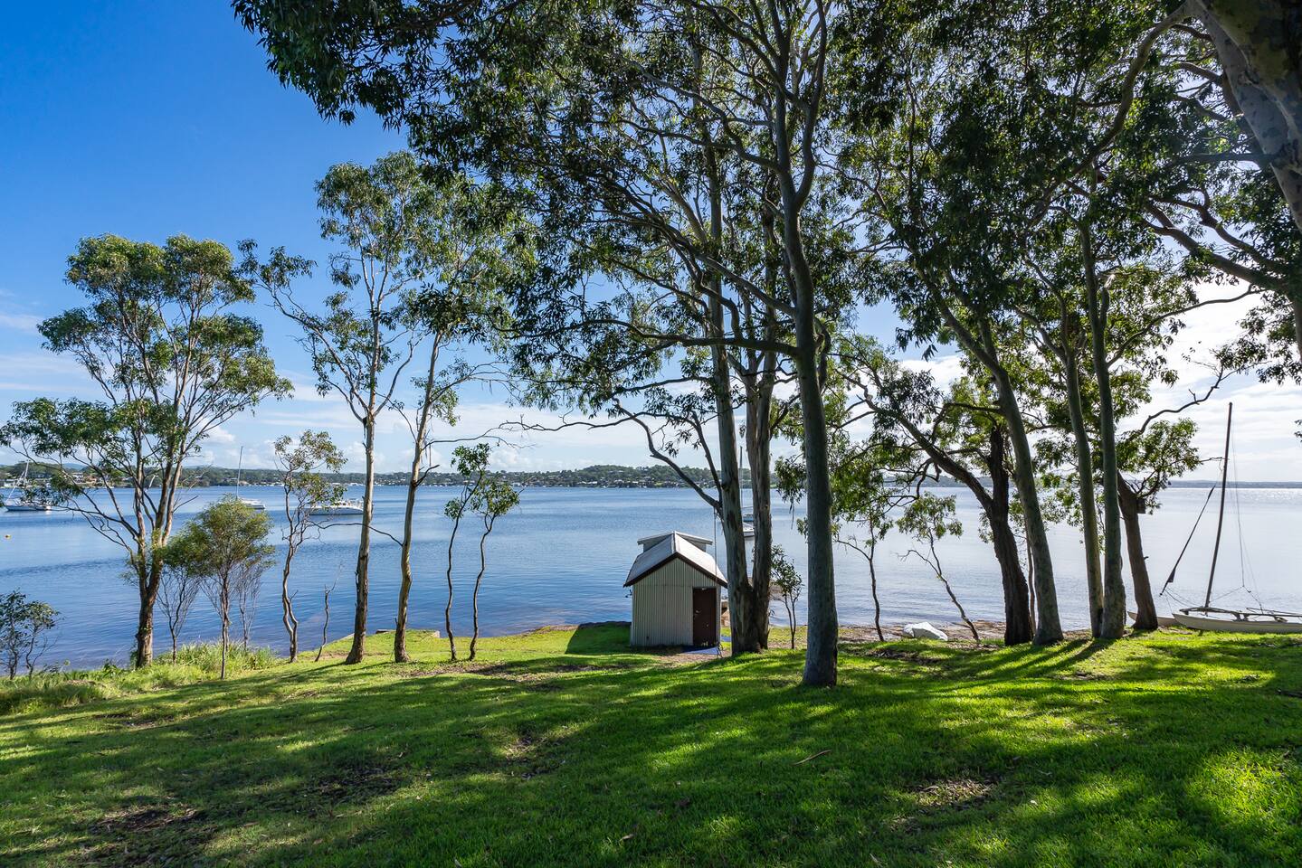 The Boathouse - Absolute Lakefront 6