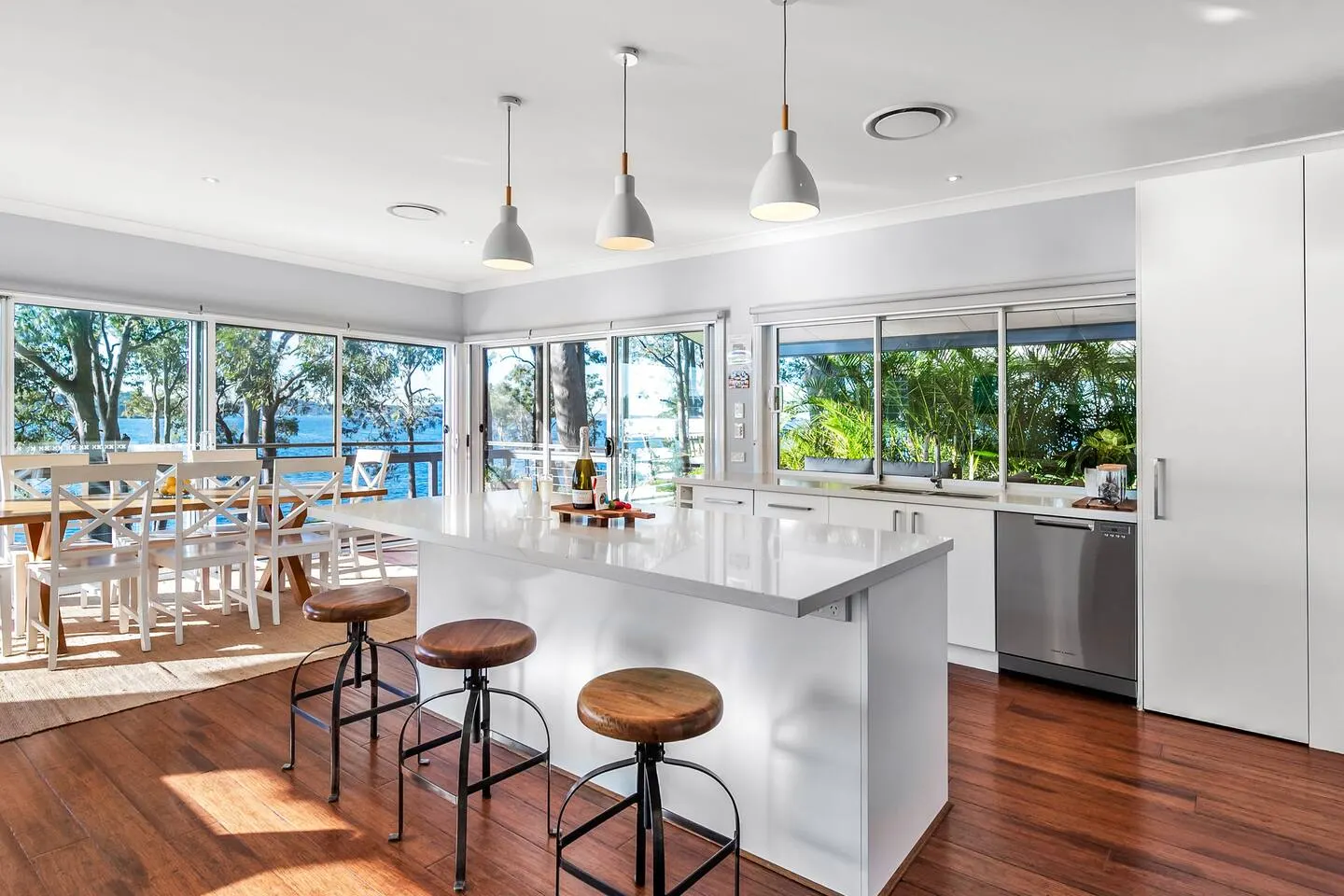 The Boathouse - Absolute Lakefront 7