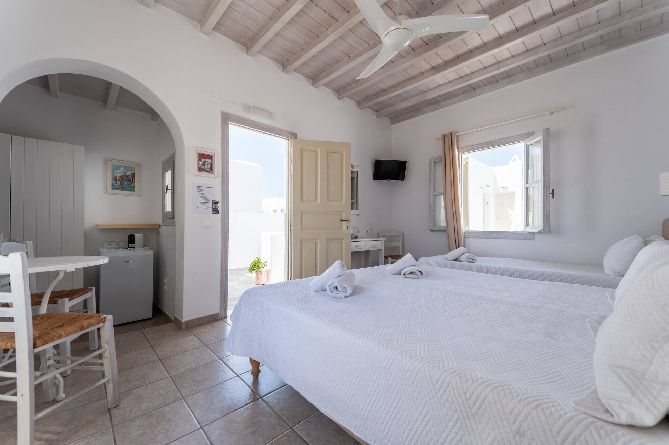Mykonos Twins 1 10