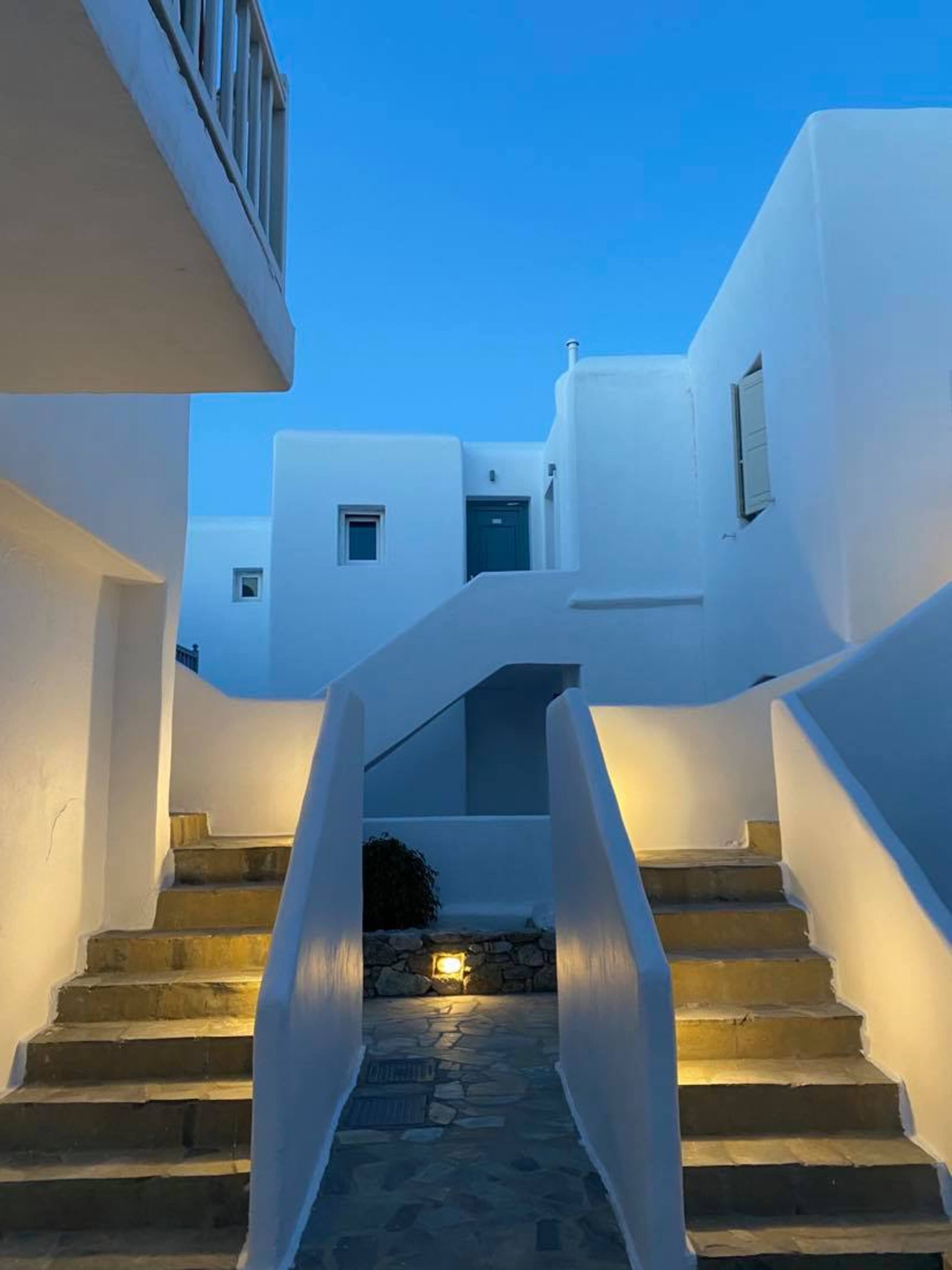 Mykonos Twins 1 6