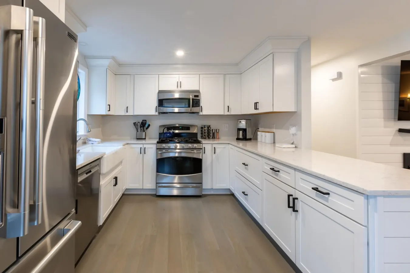 Spacious Renovated Cape Cod Beauty w/ Fenced Yard 15