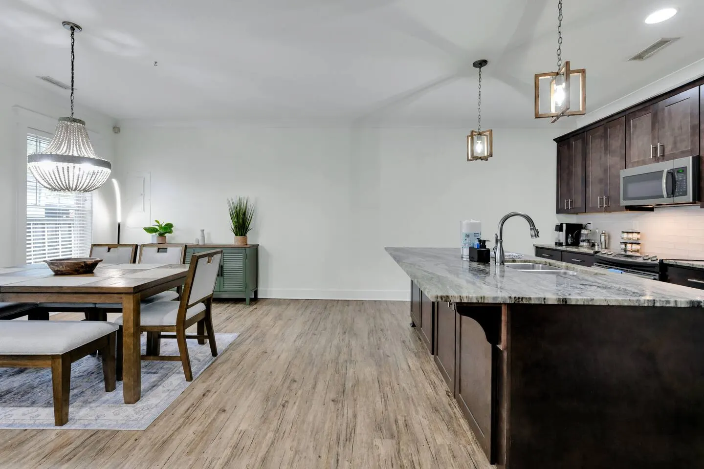ViBe 4BR King Bed Walk to Beach & Boardwalk 11