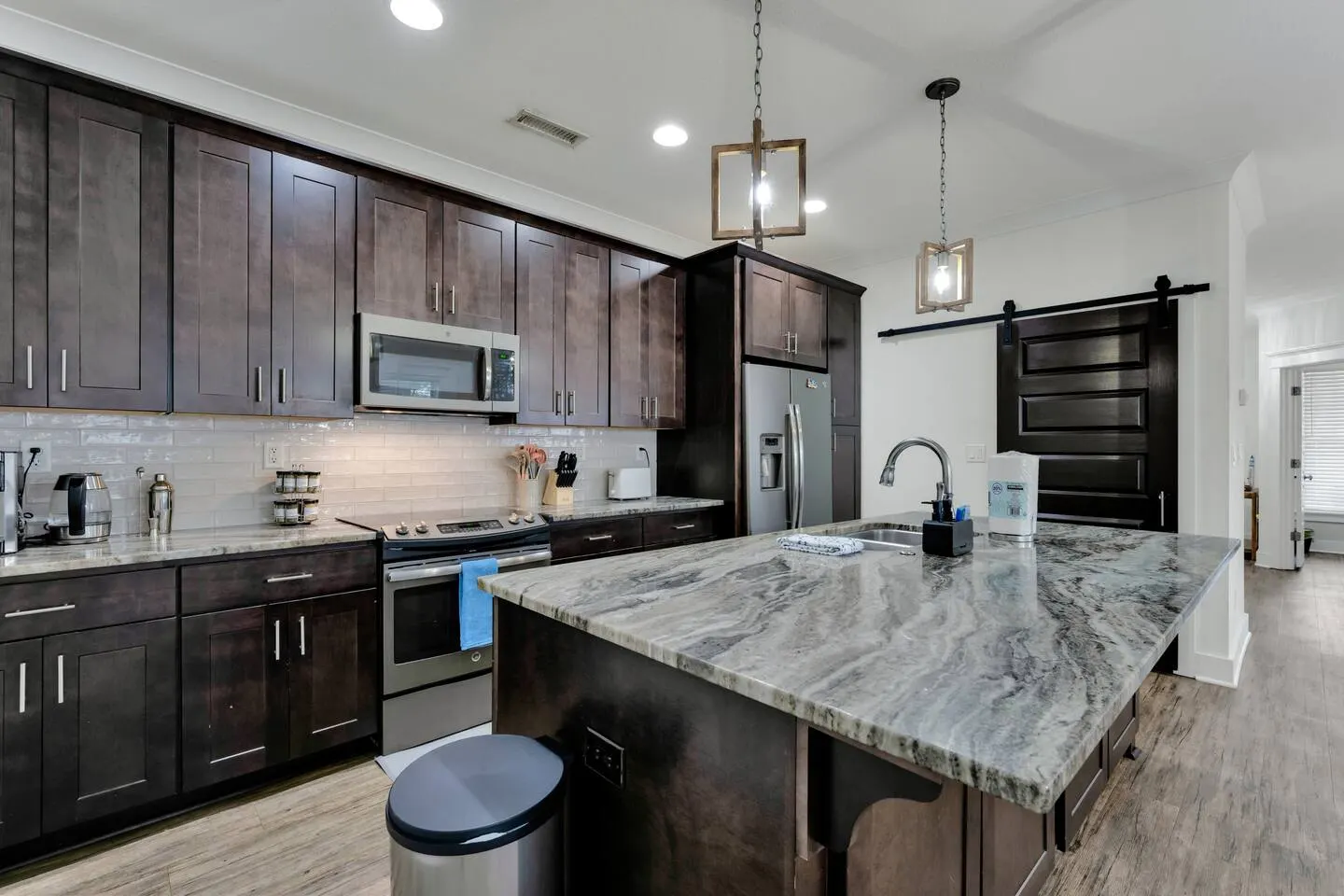 ViBe 4BR King Bed Walk to Beach & Boardwalk 12