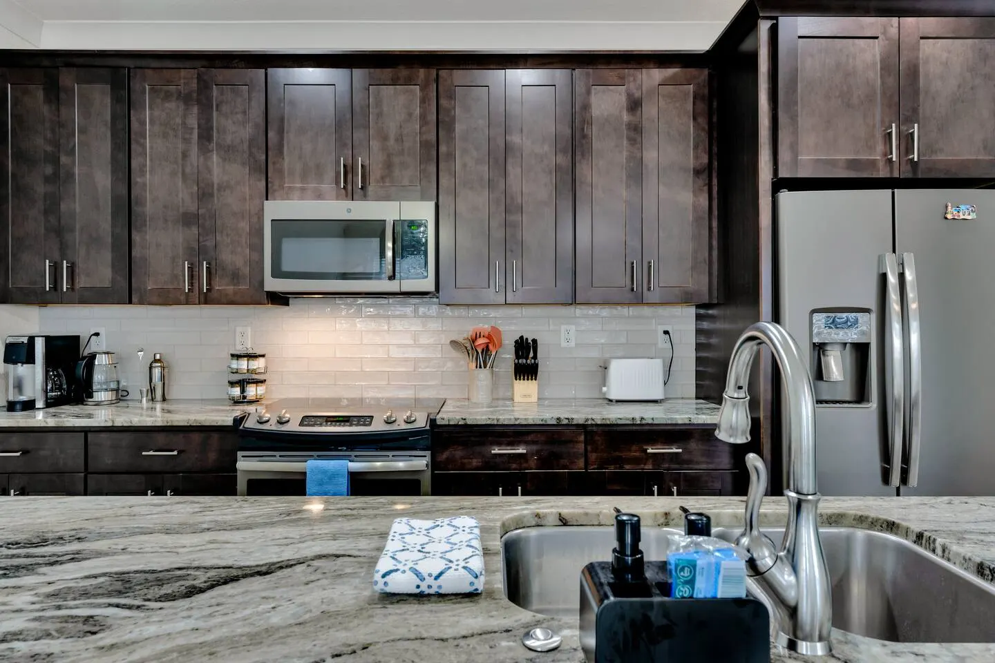 ViBe 4BR King Bed Walk to Beach & Boardwalk 13