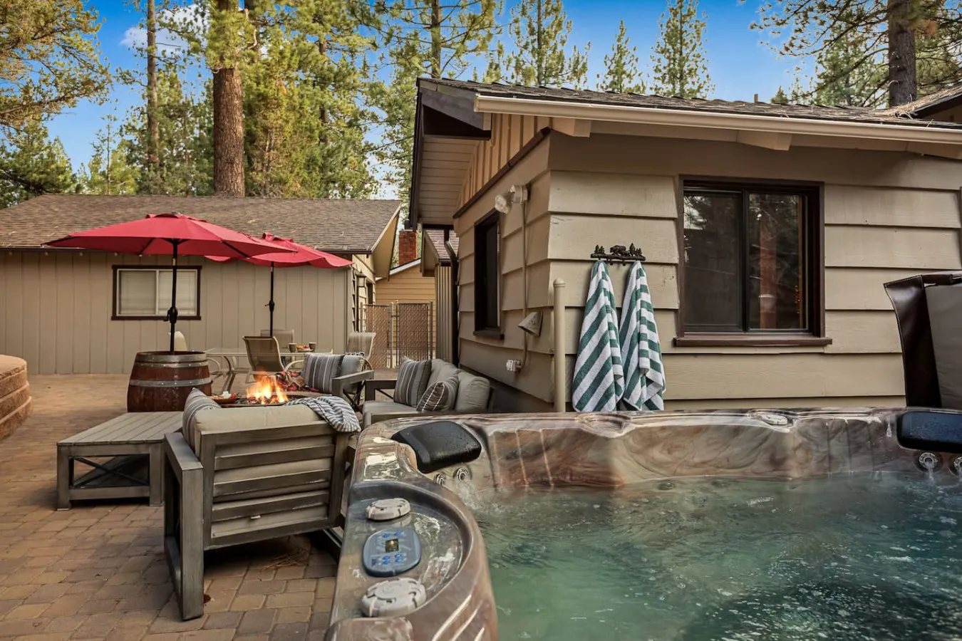 Pinecone Den Hot Tub Near Slopes in Fox Farm 5