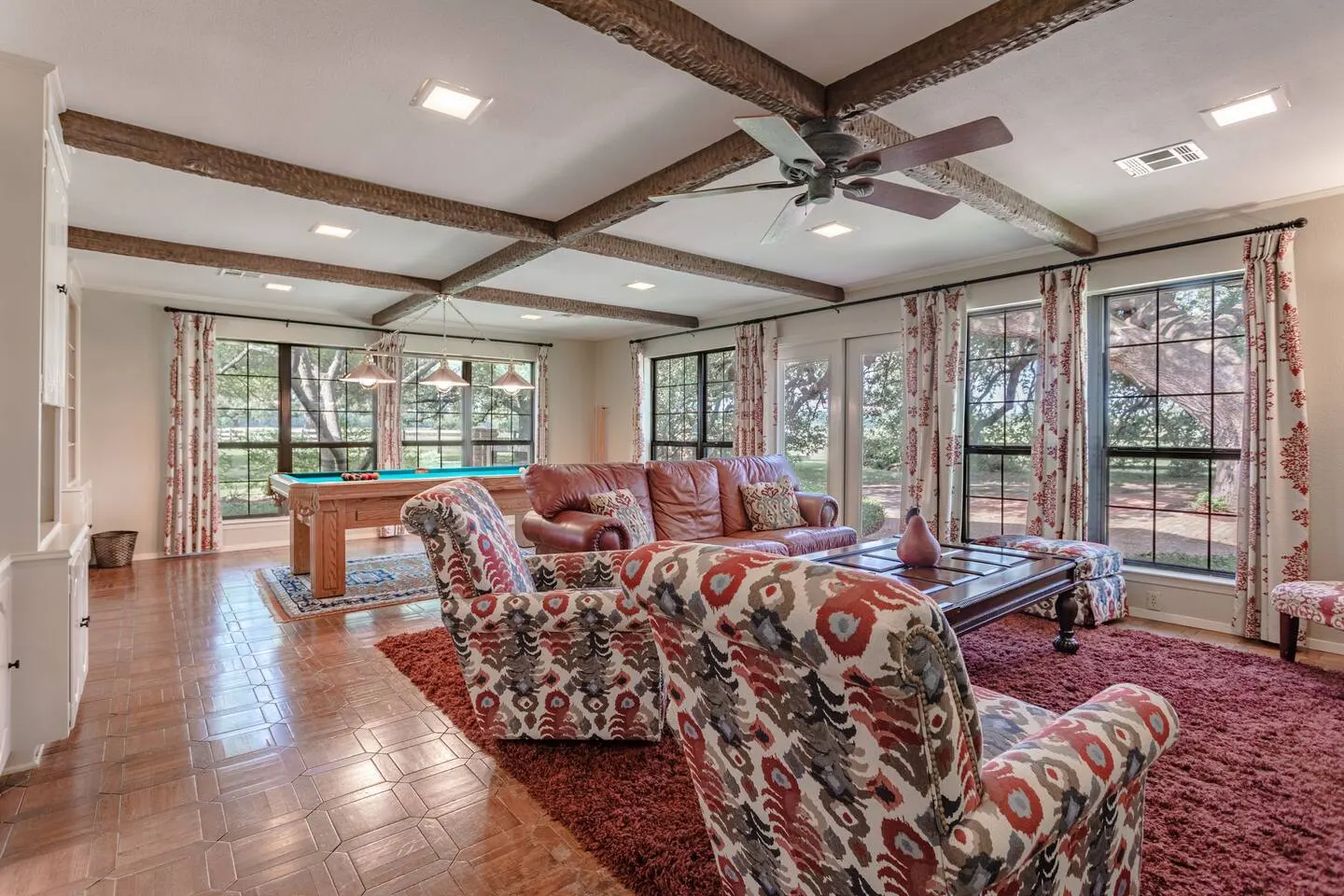 Oak Tree Country Manor w/ Pool 14