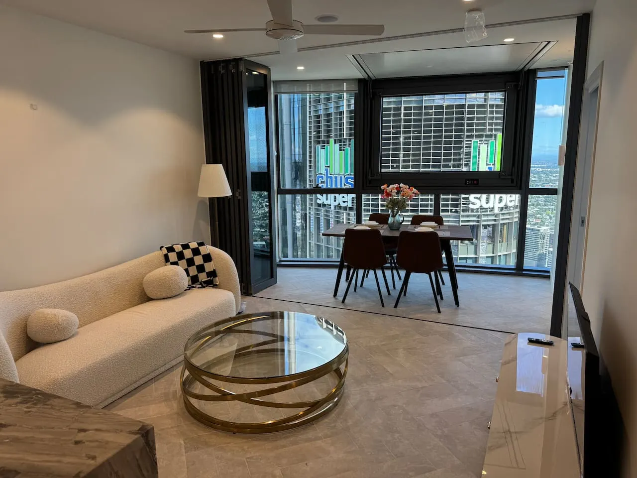 LVL 54 QW ONE Bedroom Apartment 2
