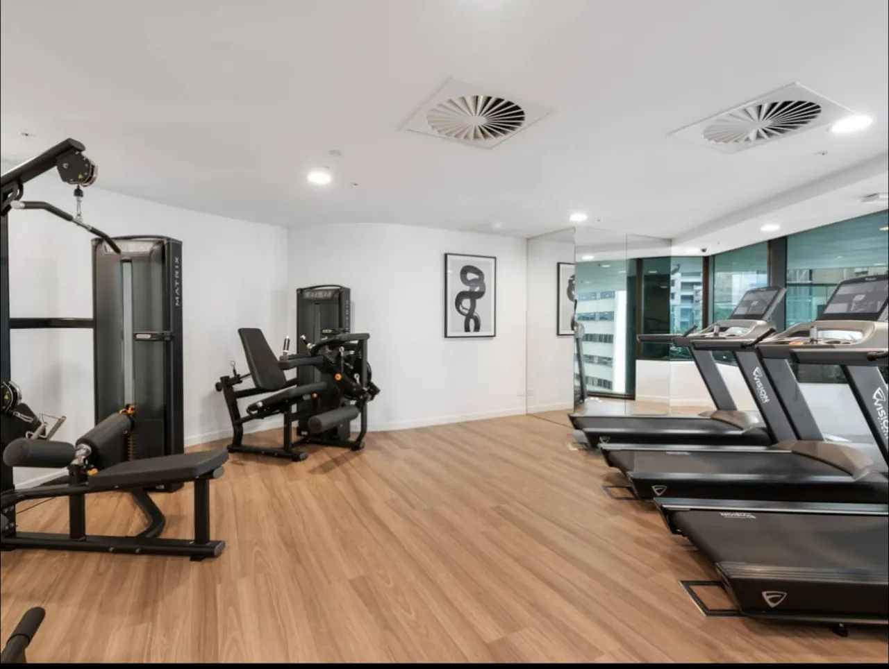 LVL 54 QW ONE Bedroom Apartment 11