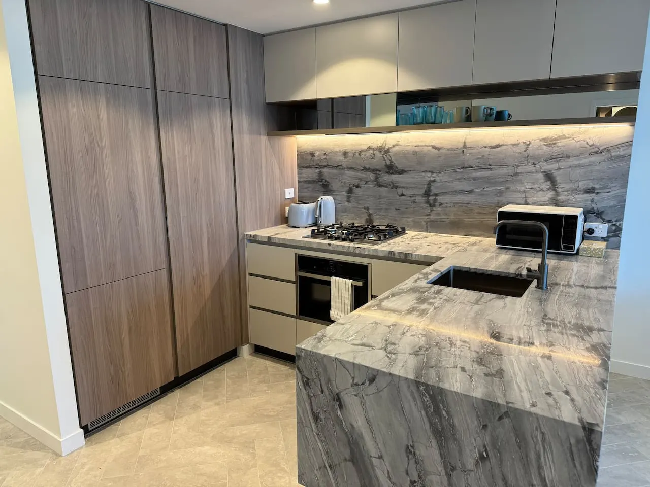 LVL 54 QW ONE Bedroom Apartment 3