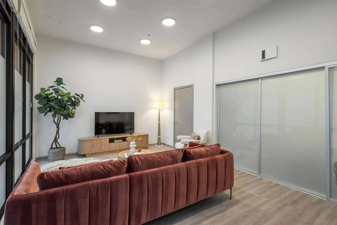 Roosevelt Station Suite 11