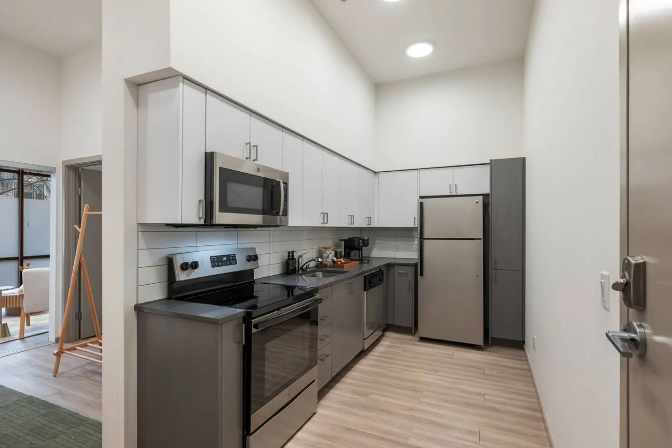Roosevelt Station Suite 3