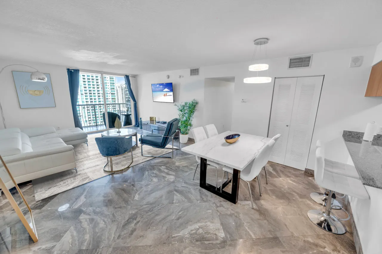 3 Bedrooms with parking 2