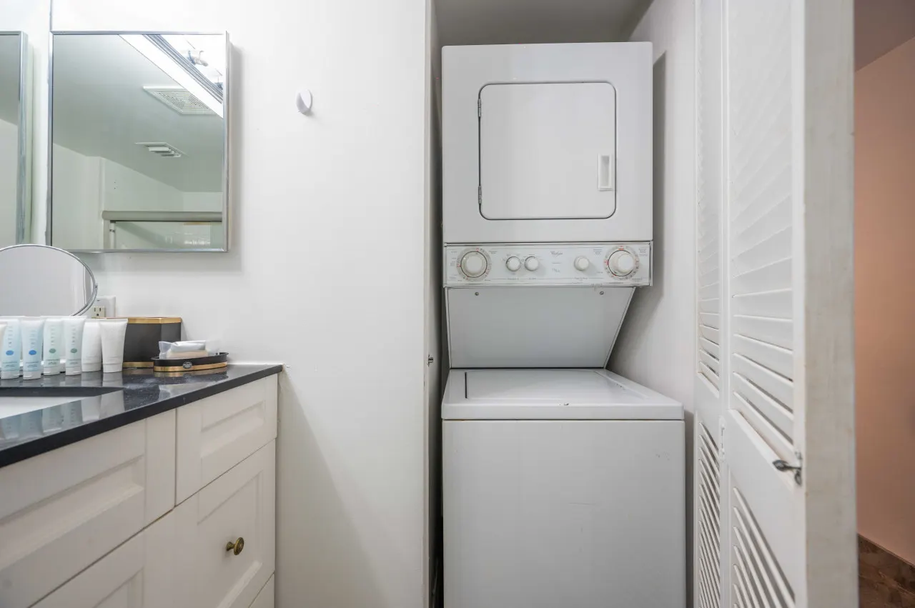3 Bedrooms with parking 20