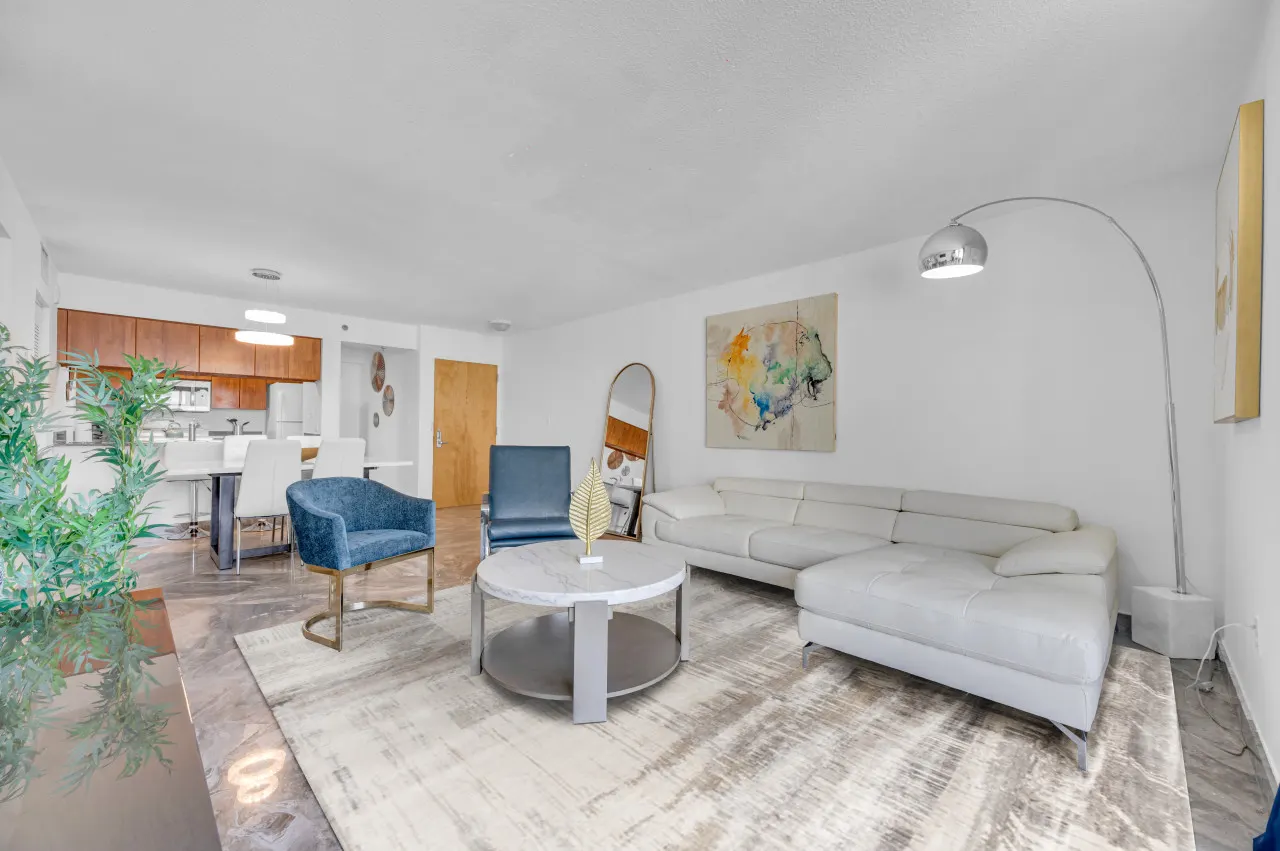 3 Bedrooms with parking 8
