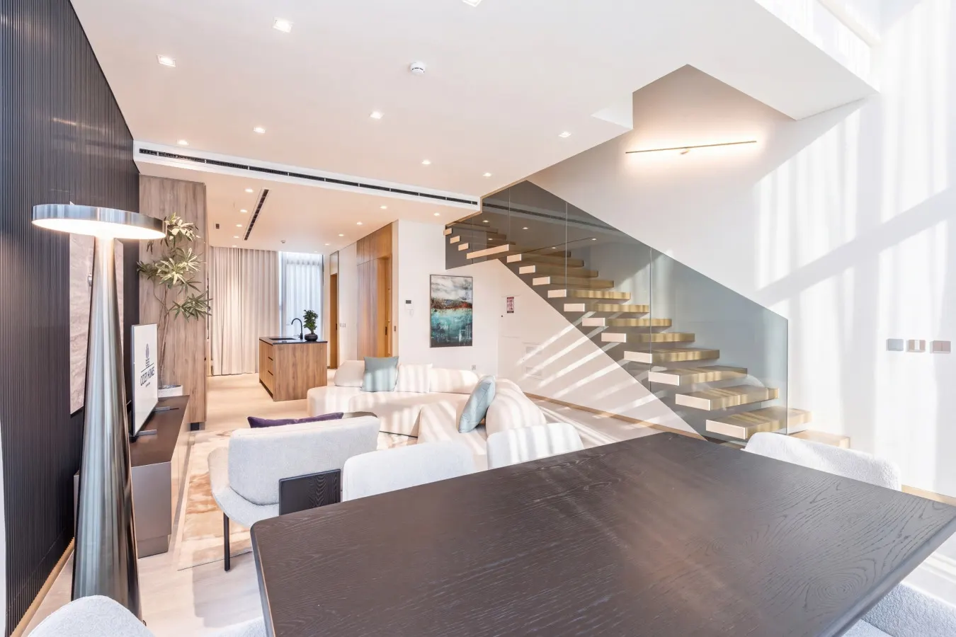 Luxury 3-Floor Corner Townhouse w/ Private Garden 10