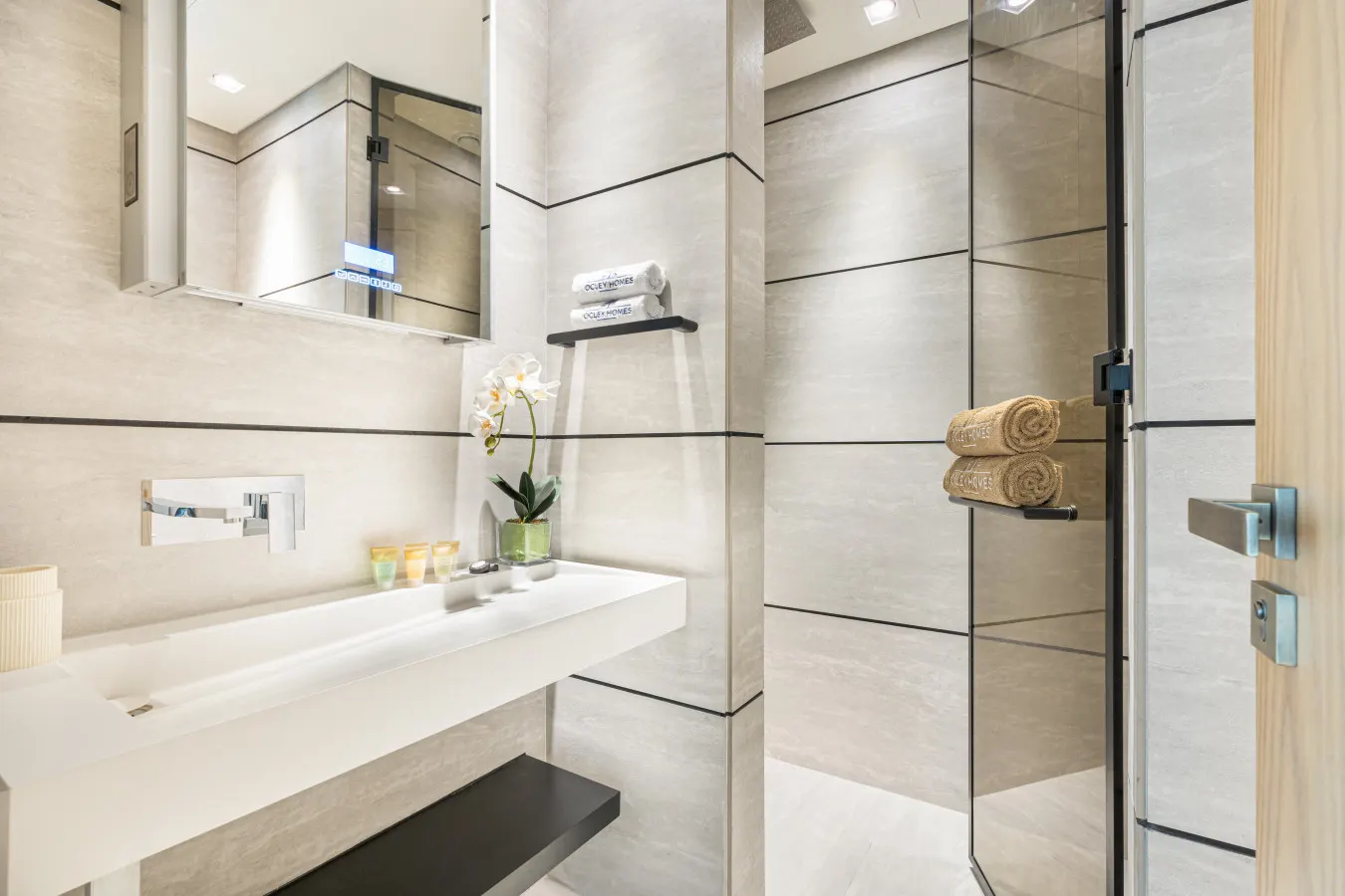 Luxury 3-Floor Corner Townhouse w/ Private Garden 18
