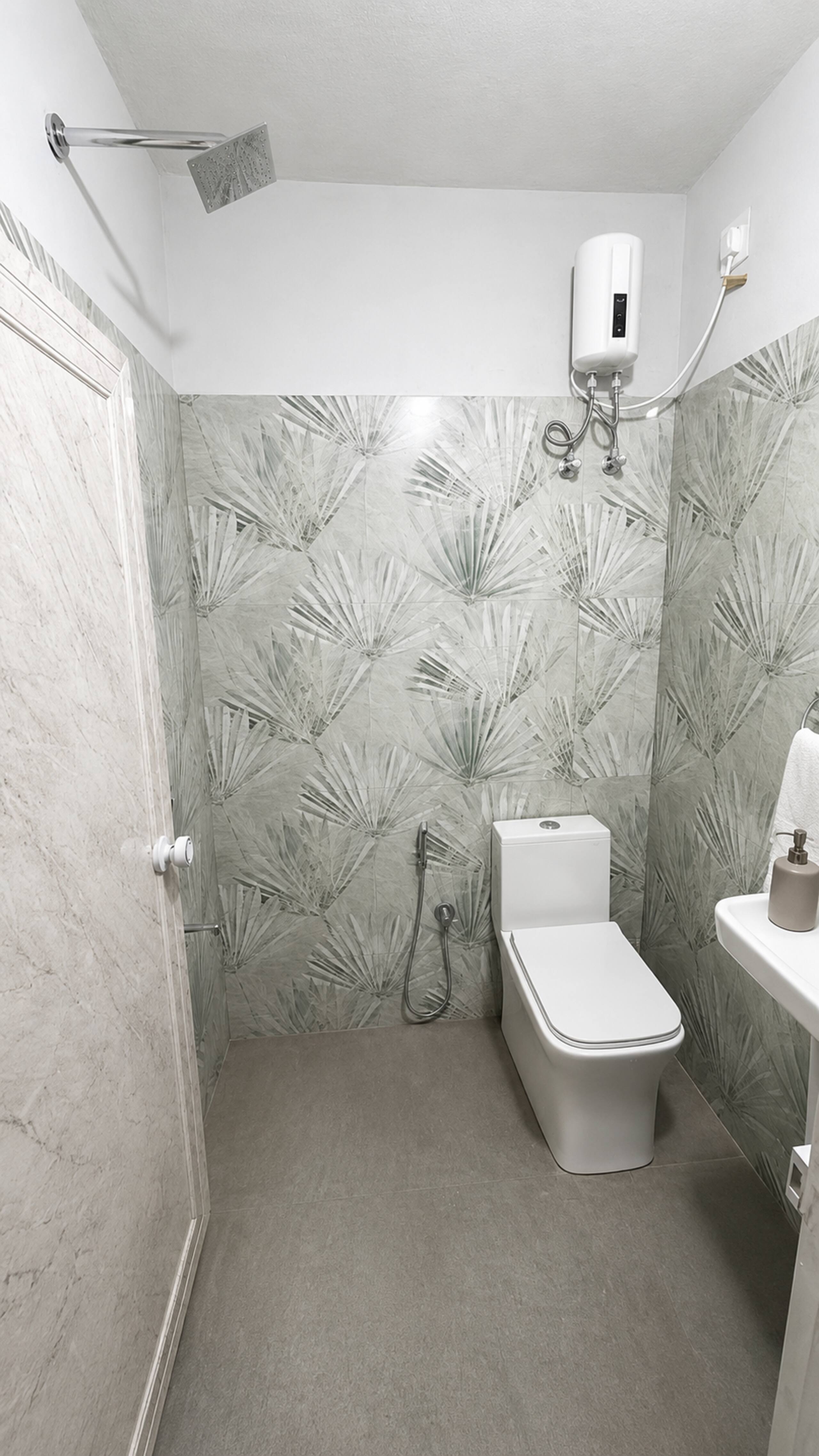 Corniche Riverview Luxury Villa |2BHK|AC 21