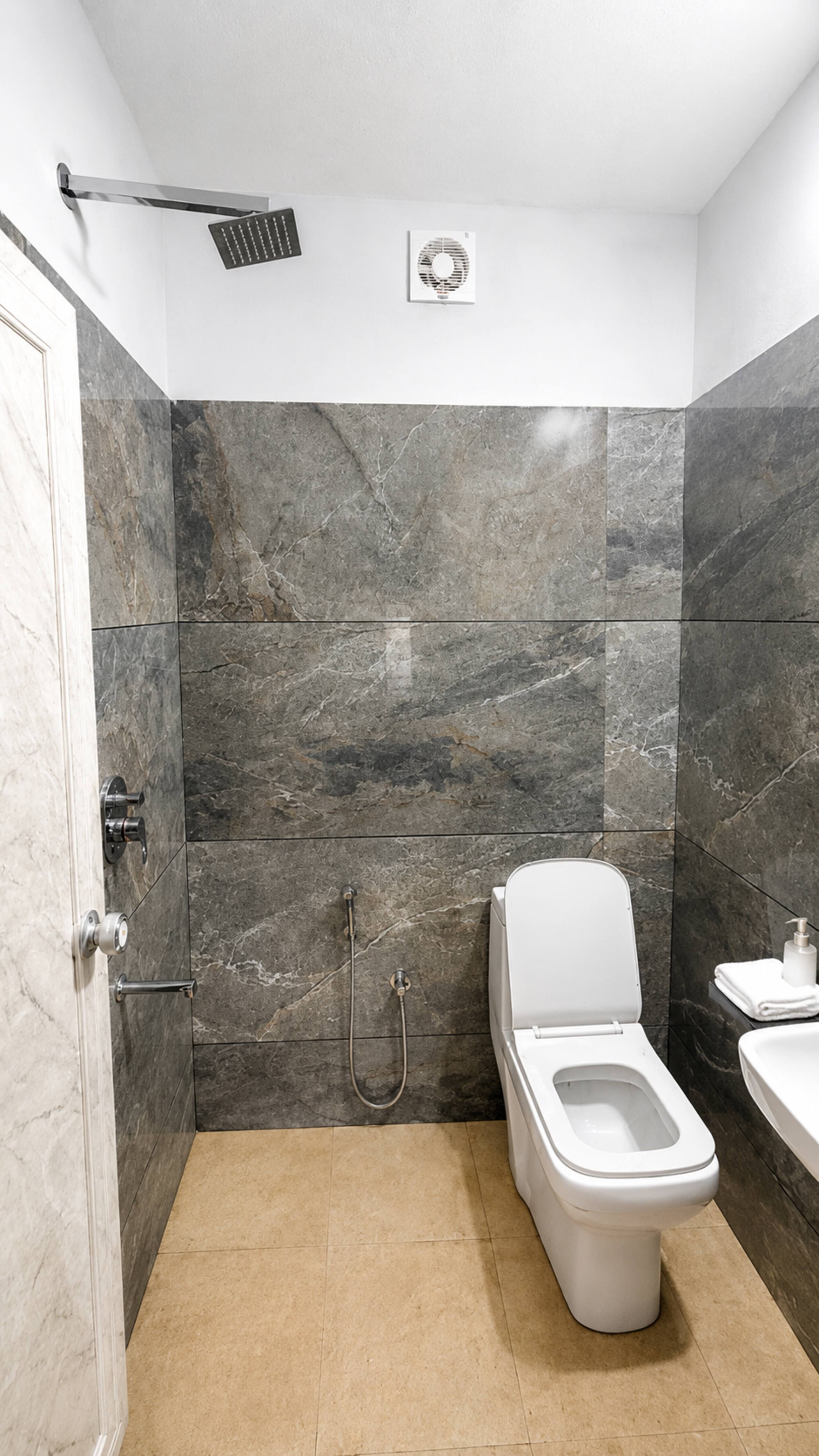 Corniche Riverview Luxury Villa |2BHK|AC 20