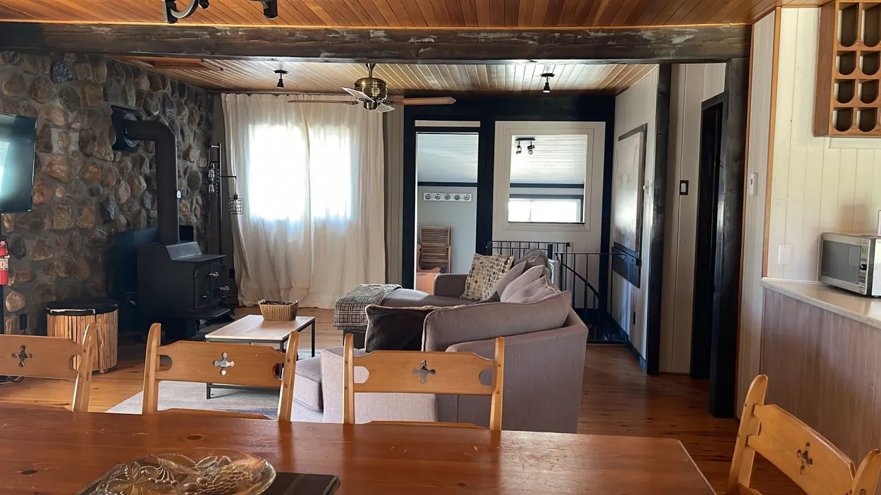 The Woodland Cabin by Instant Suites Old Village 11