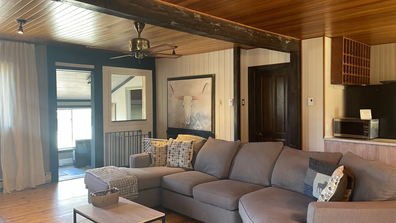 The Woodland Cabin by Instant Suites Old Village 12