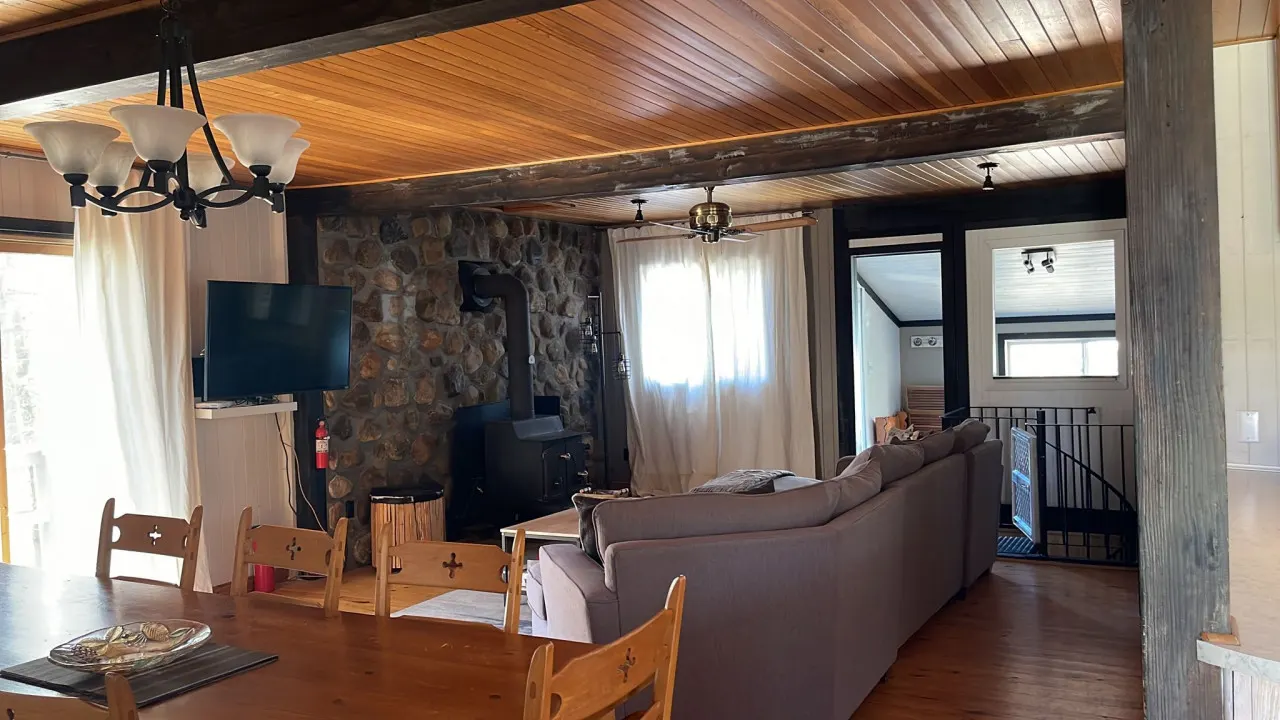 The Woodland Cabin by Instant Suites Old Village 15