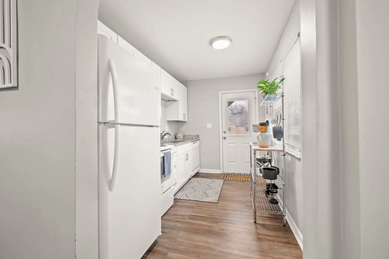 Opulent Urban Retreat 11