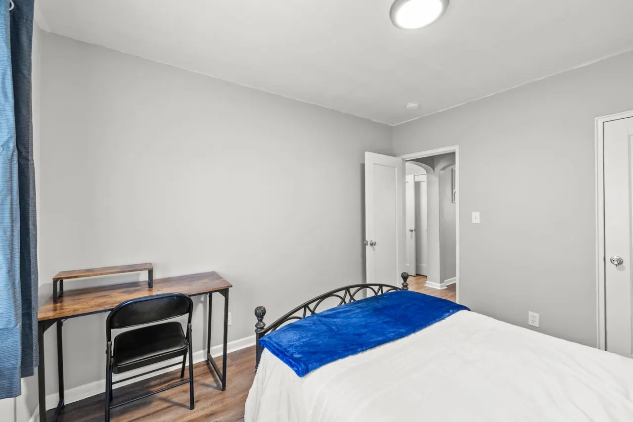 Opulent Urban Retreat 15