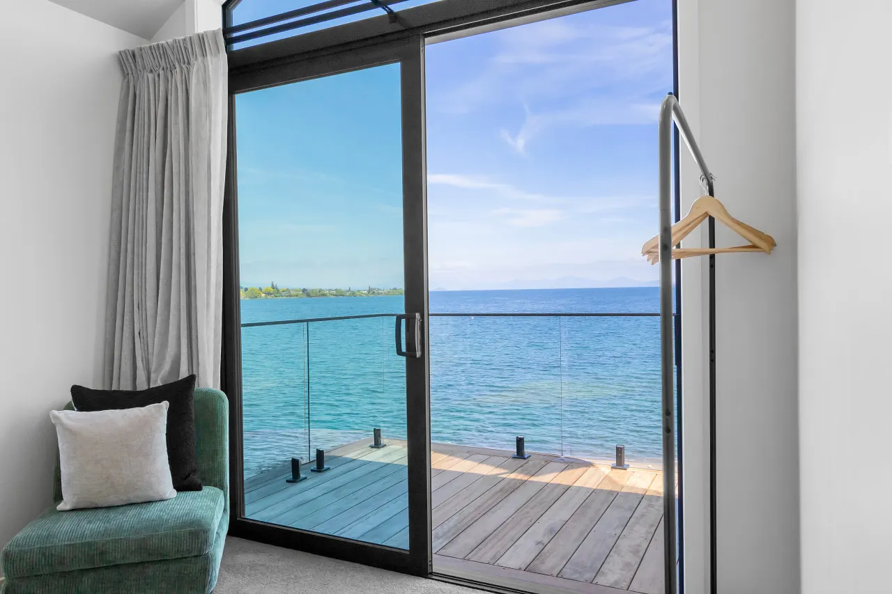 Roam Taupo Upper Terrace Unit 3 - Spa Pool 11