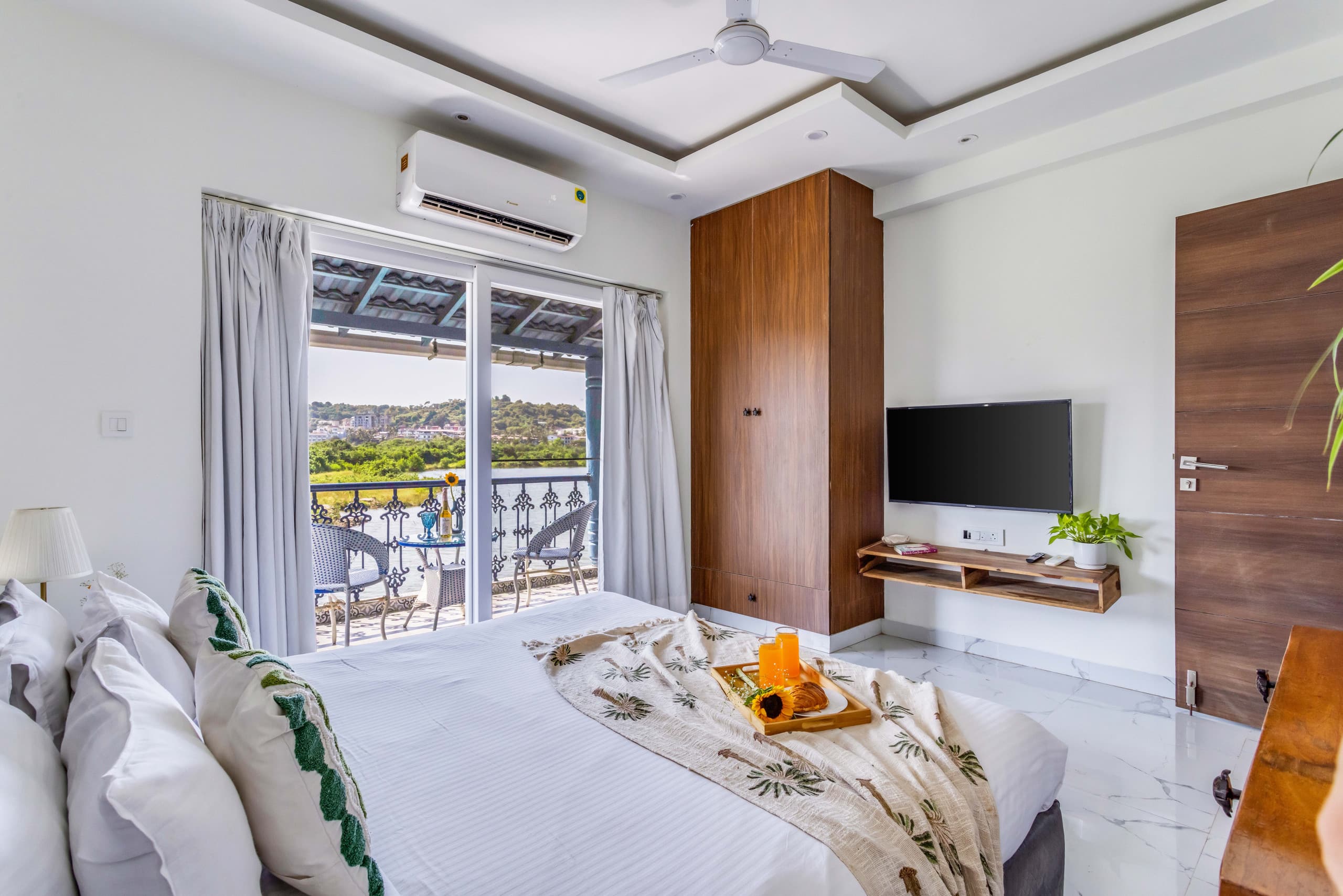 Sunset View Lakehouse | 3 BHK | Pvt Pool 40