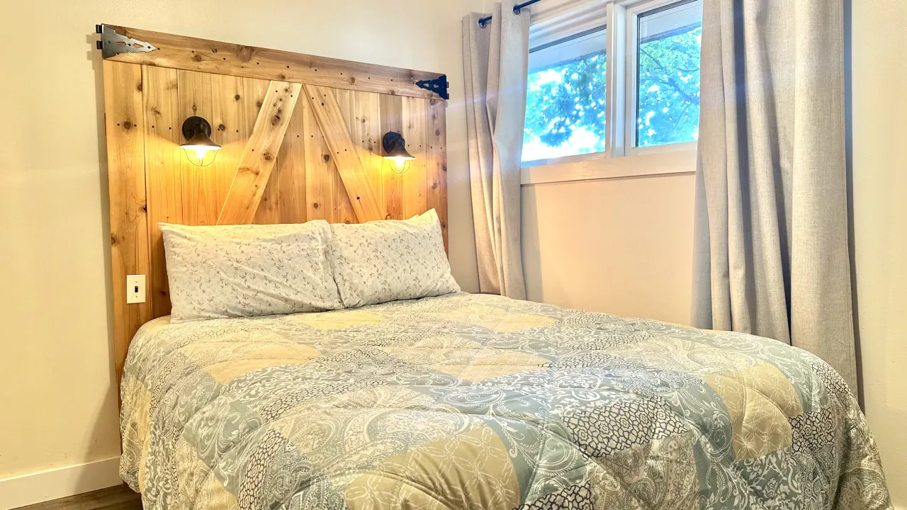 River Glen Cottage in Blue River, Oregon 7