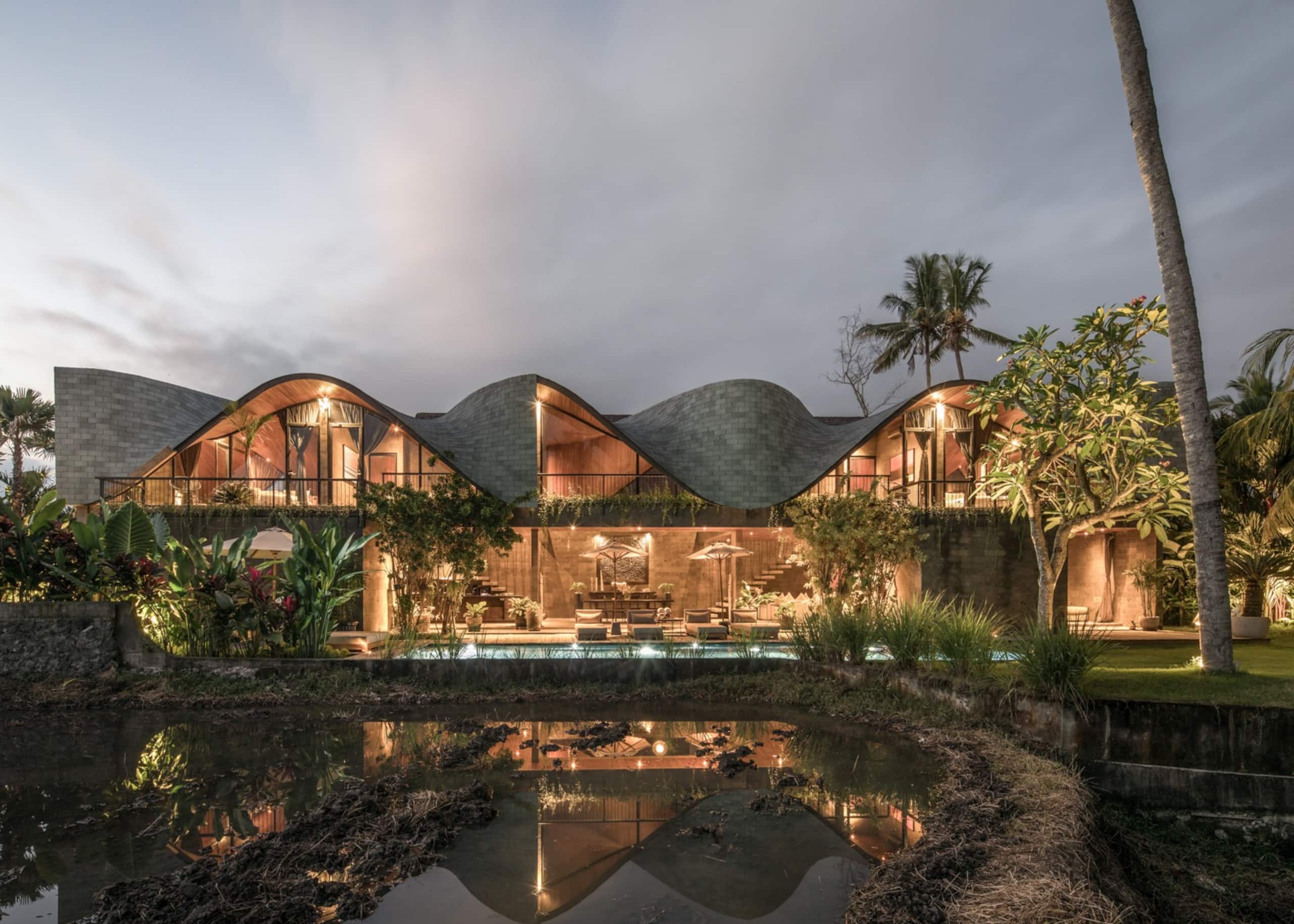 ALPHA HOUSE– Design villa w full concierge service