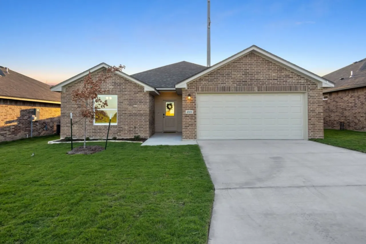 Alpha House Sleeps 8 in Medical District 1