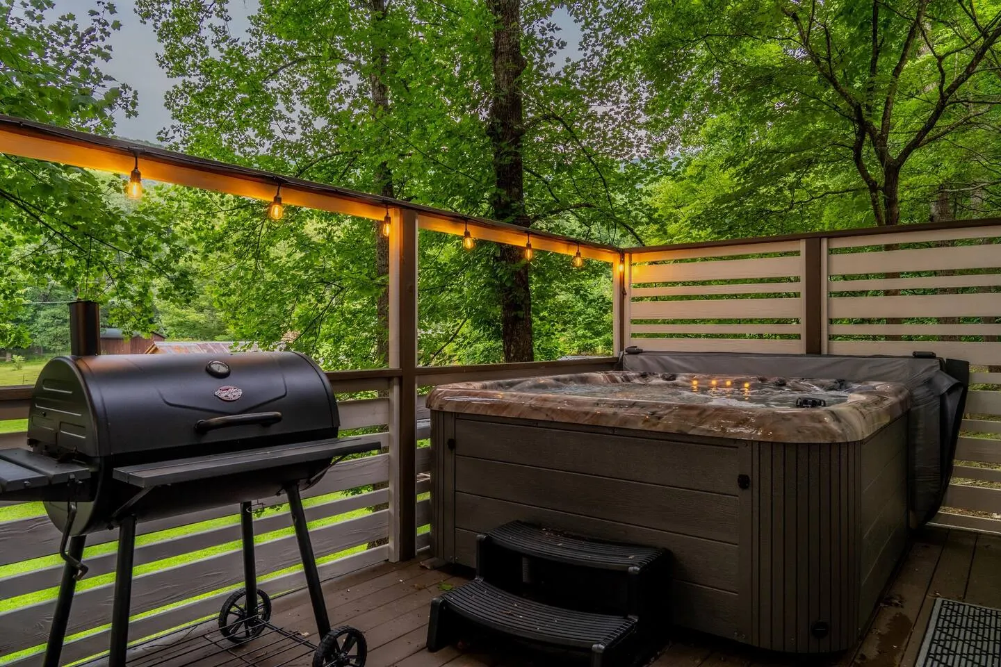 *New Listing*Huge Porch-Hot tub-Quiet-Easy Access! 9