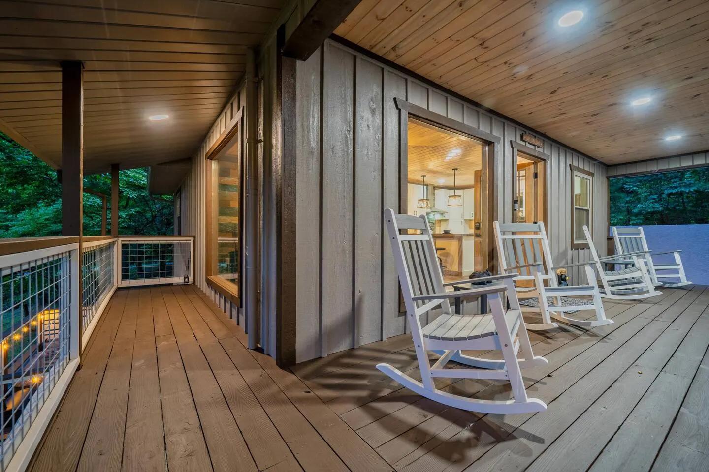 *New Listing*Huge Porch-Hot tub-Quiet-Easy Access! 11