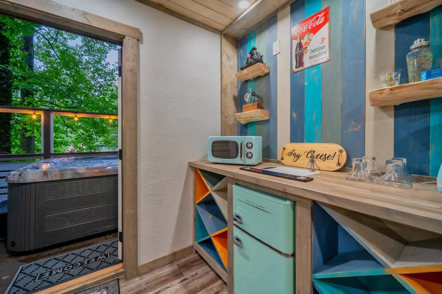 *New Listing*Huge Porch-Hot tub-Quiet-Easy Access! 12