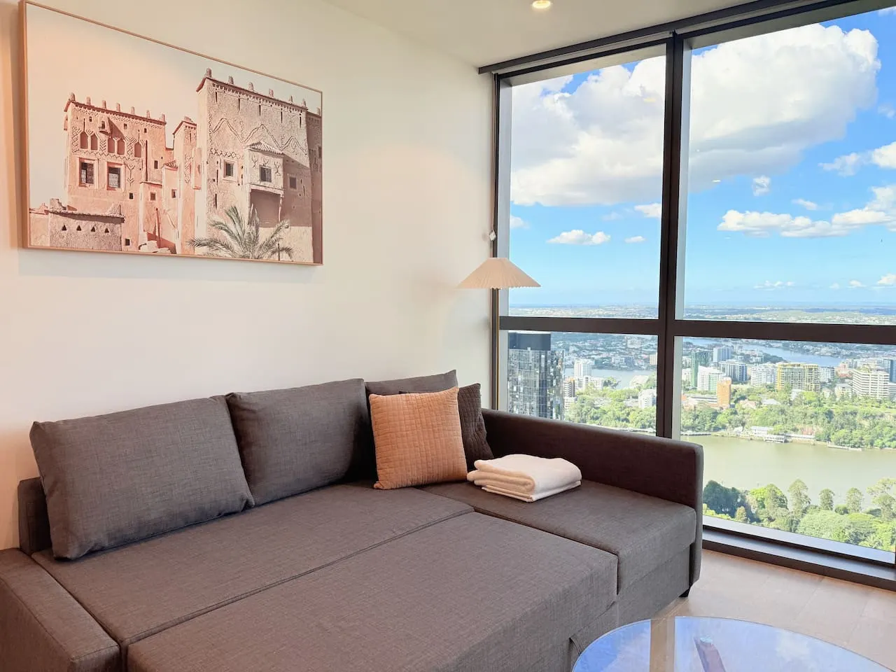Stylish Riverfront 2Bed Apt w/ Pool Queens Wharf 2