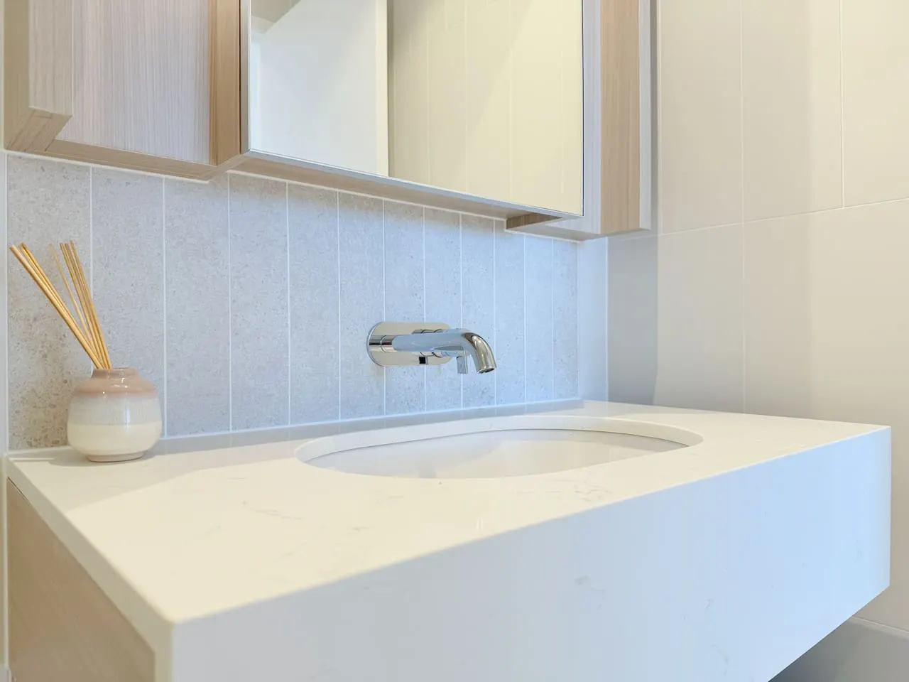 Stylish Riverfront 2Bed Apt w/ Pool Queens Wharf 9