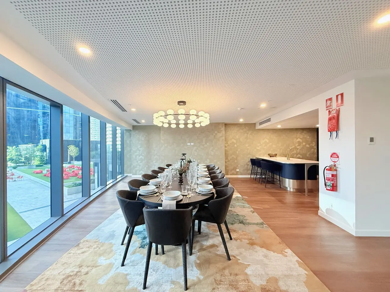 Stylish Riverfront 2Bed Apt w/ Pool Queens Wharf 13