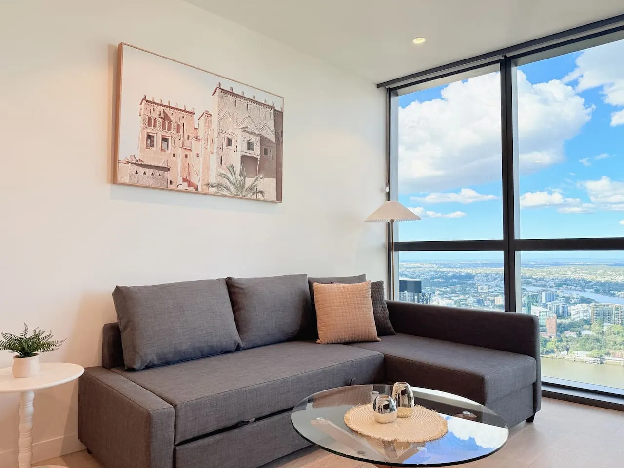 Stylish Riverfront 2Bed Apt w/ Pool Queens Wharf 3