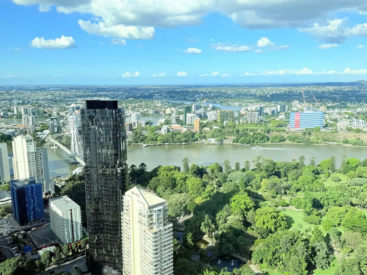 Stylish Riverfront 2Bed Apt w/ Pool Queens Wharf 8