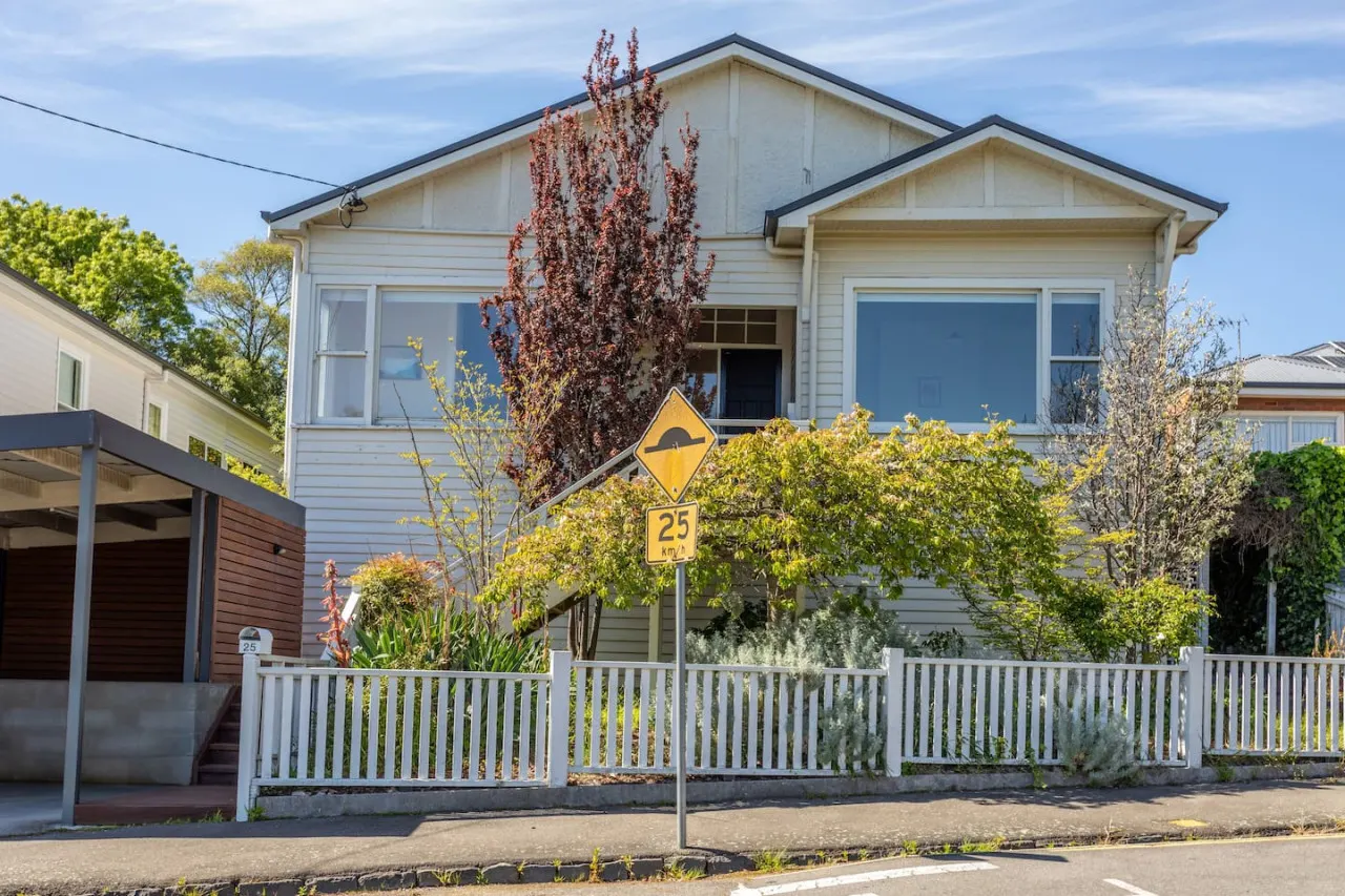Hollybrooke Cottage - East Launceston