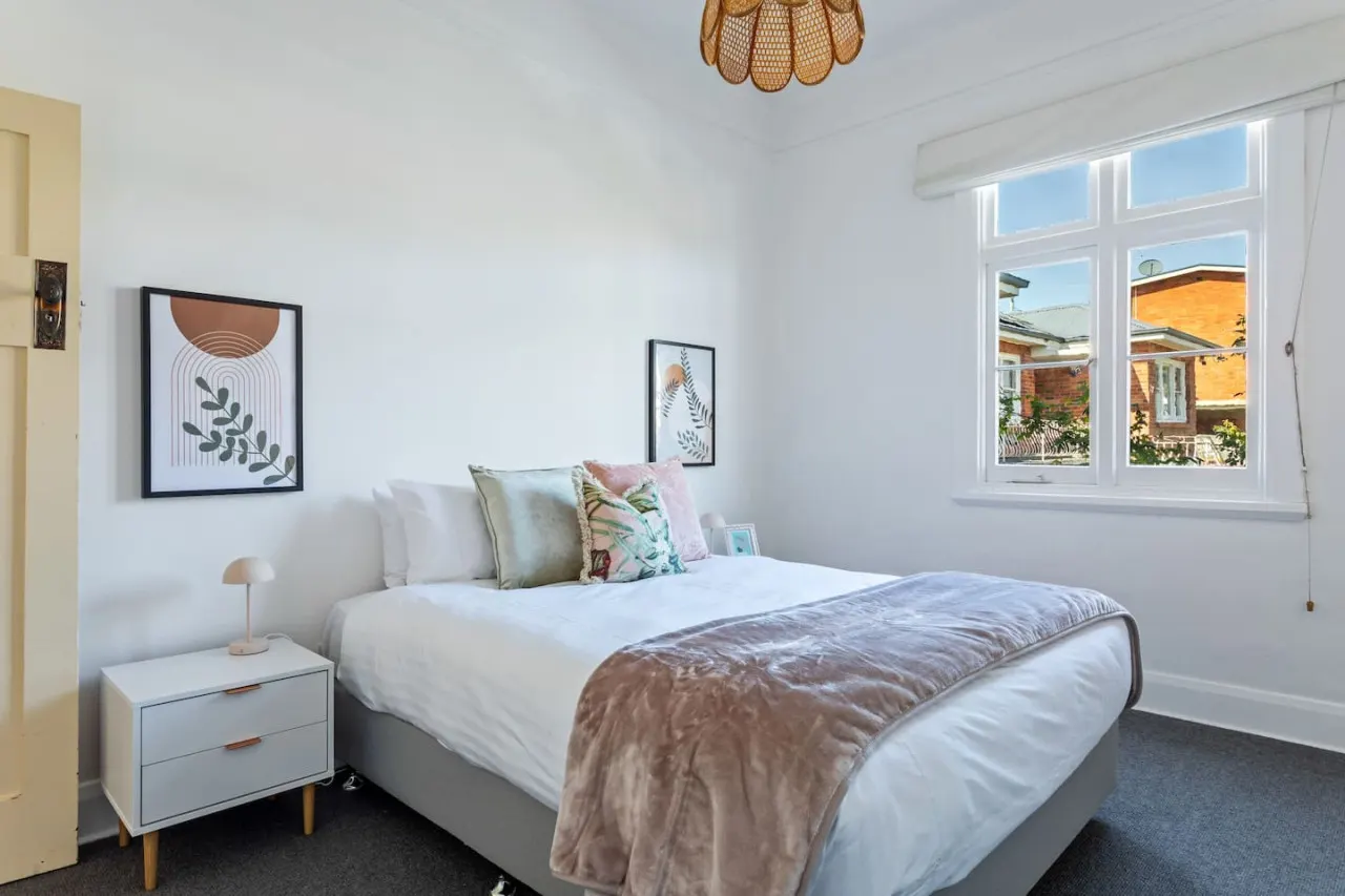 Hollybrooke Cottage - East Launceston 14