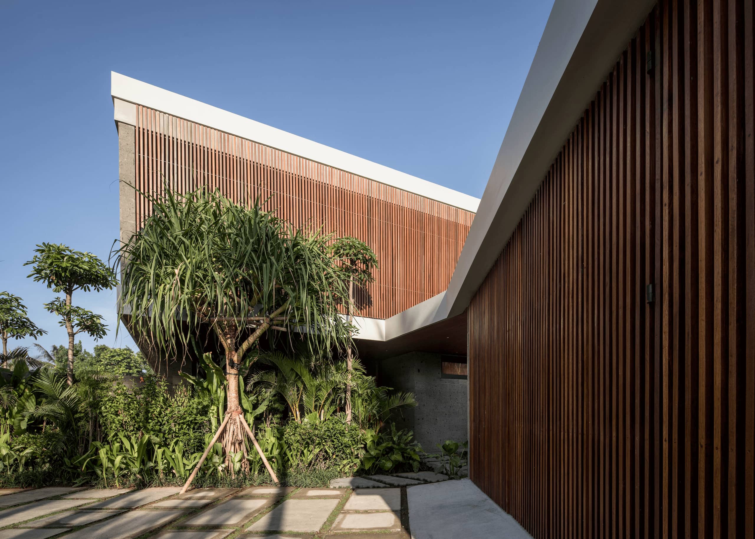 The Riverhouse — photo 2