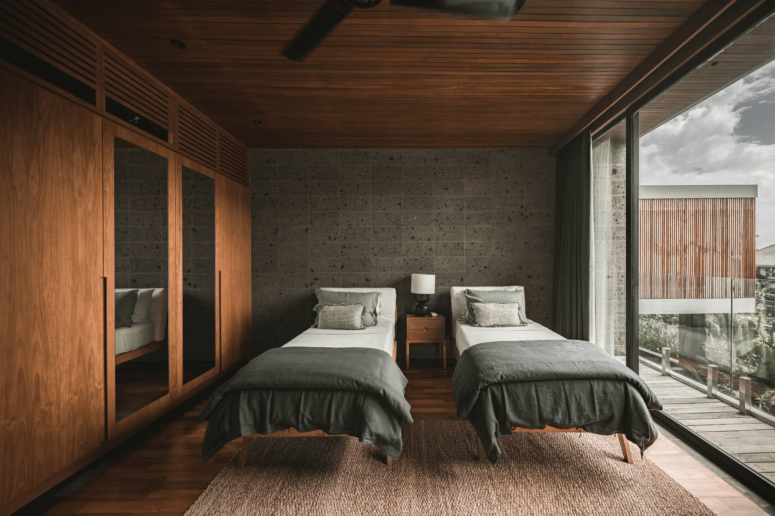 The Riverhouse 25