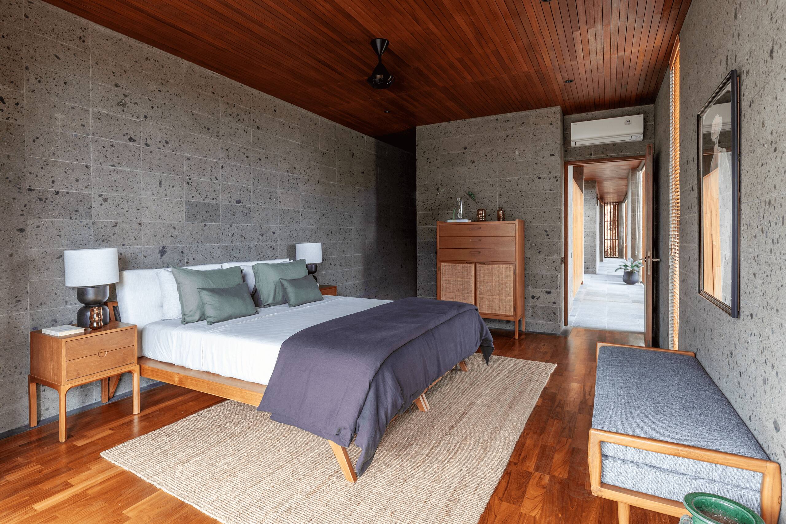The Riverhouse 20