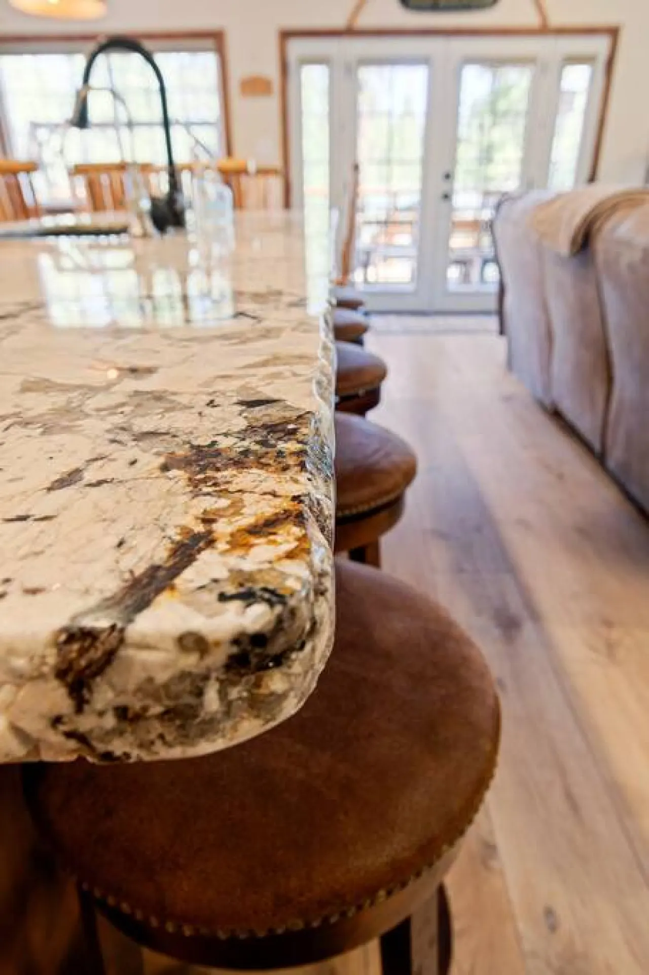 Snowcrest Lodge: Luxurious Retreat, EV & Hot Tub 10