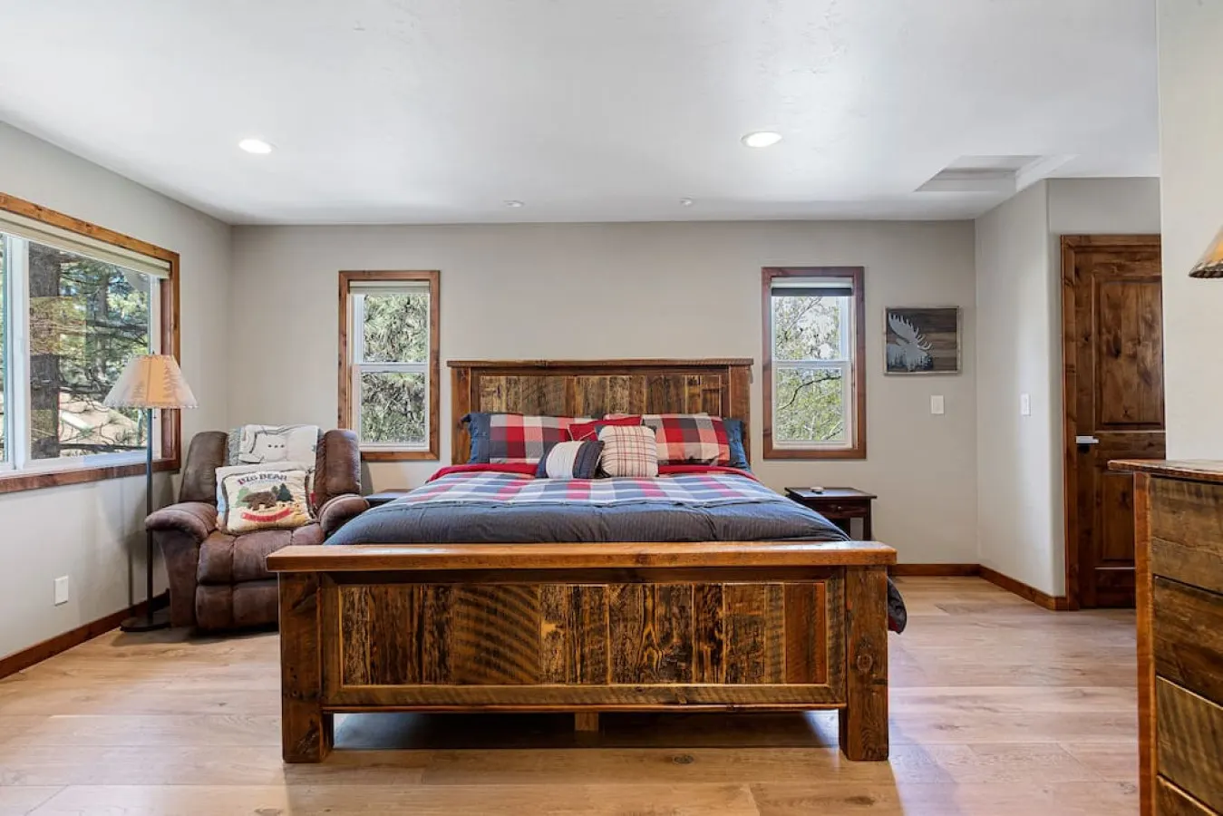 Snowcrest Lodge: Luxurious Retreat, EV & Hot Tub 15