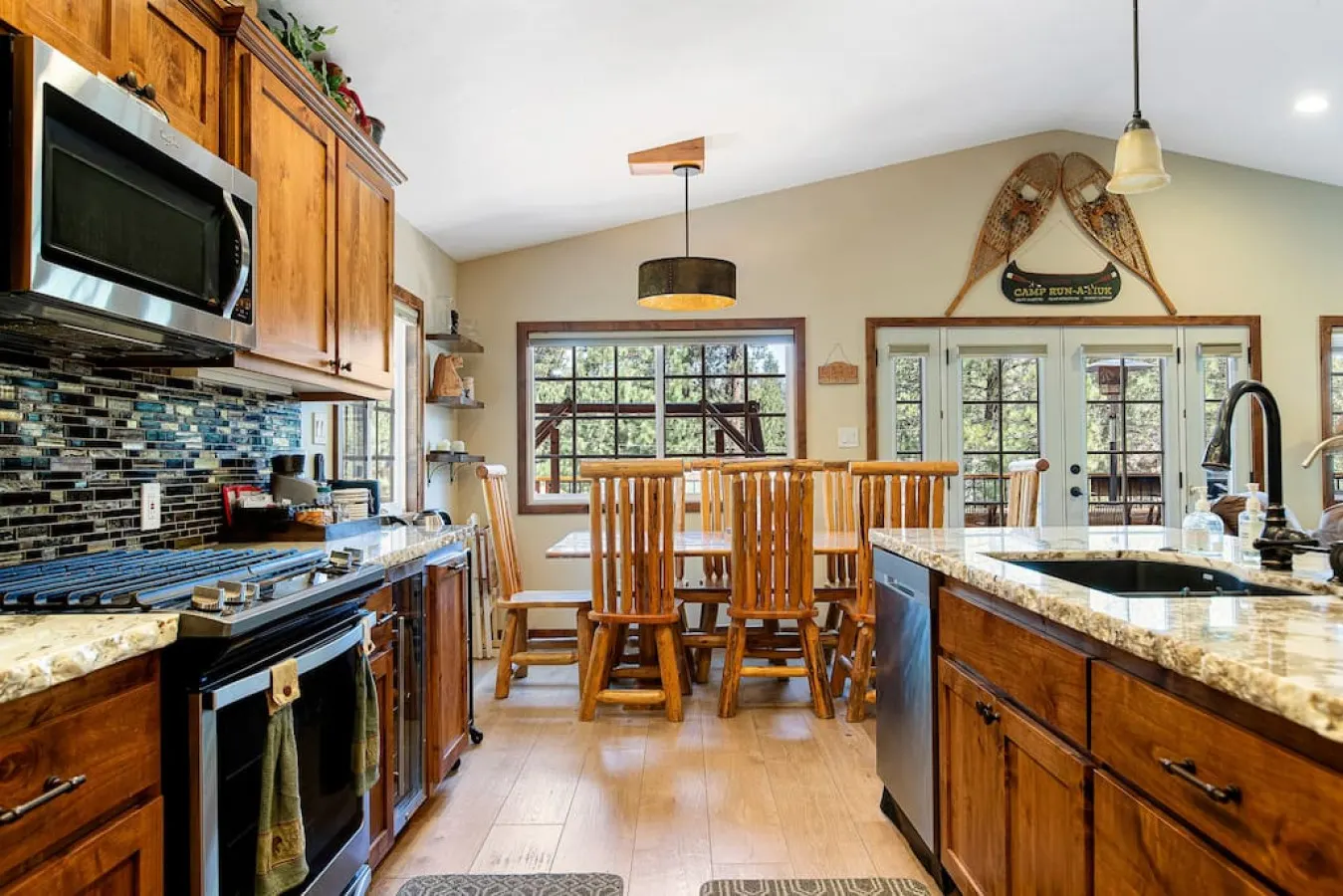 Snowcrest Lodge: Luxurious Retreat, EV & Hot Tub 6